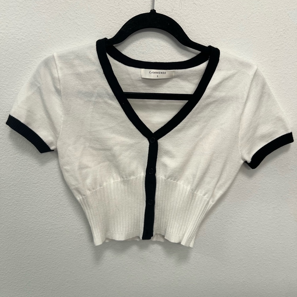 Commense White and Black Crop Top